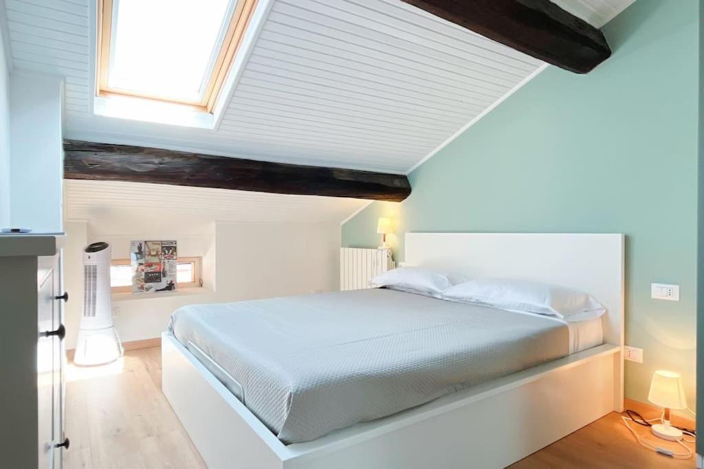Апартаменты Nest On The Roofs - Affitti Brevi Italia Лекко Экстерьер фото