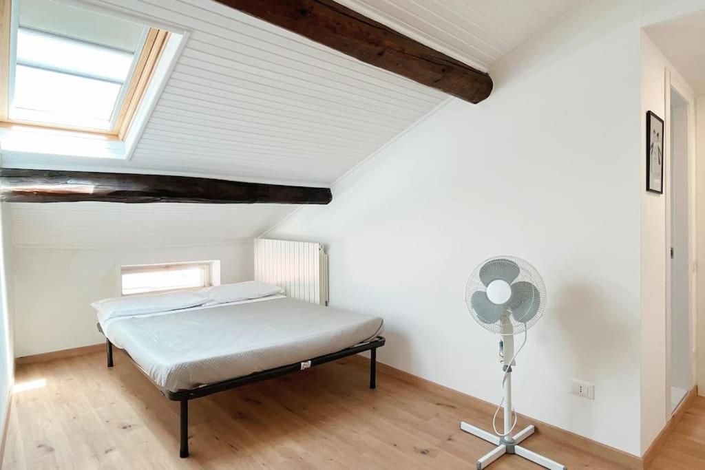 Апартаменты Nest On The Roofs - Affitti Brevi Italia Лекко Экстерьер фото