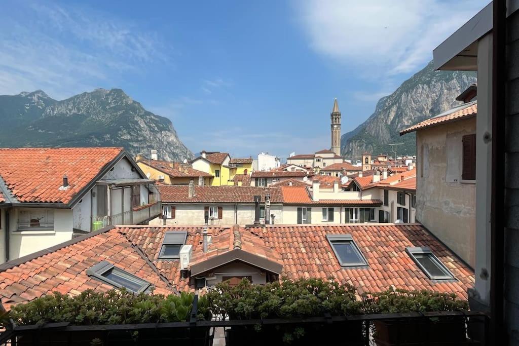 Апартаменты Nest On The Roofs - Affitti Brevi Italia Лекко Экстерьер фото